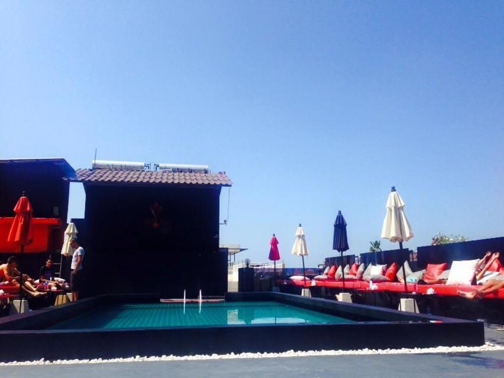 Sharaya Patong Hotel Bagian luar foto