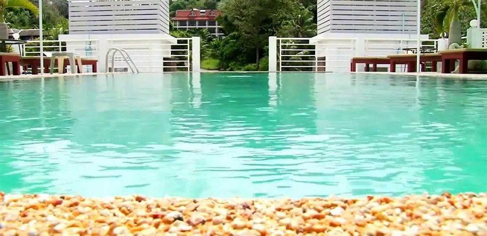 Sharaya Patong Hotel Bagian luar foto