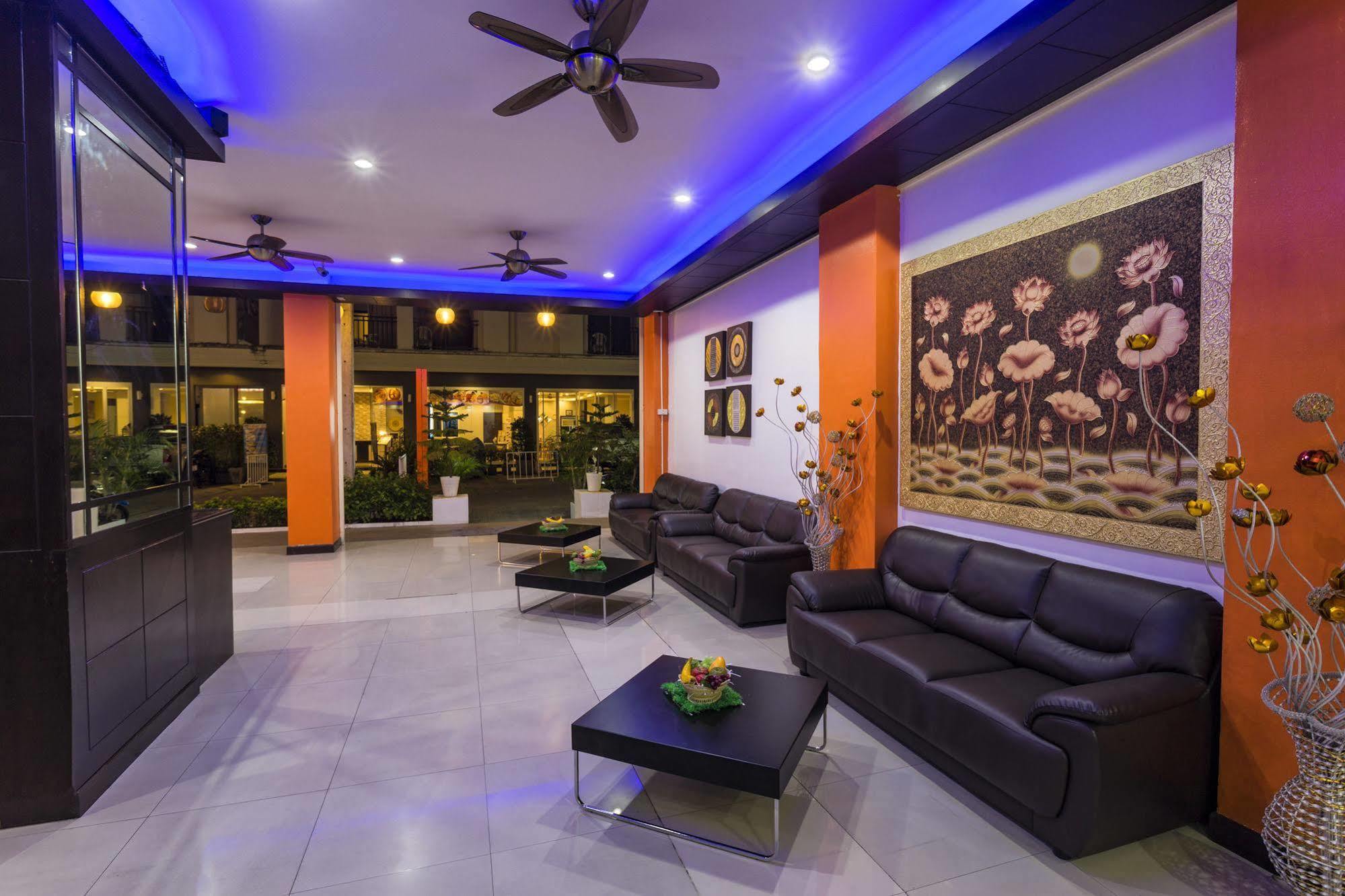 Sharaya Patong Hotel Bagian luar foto