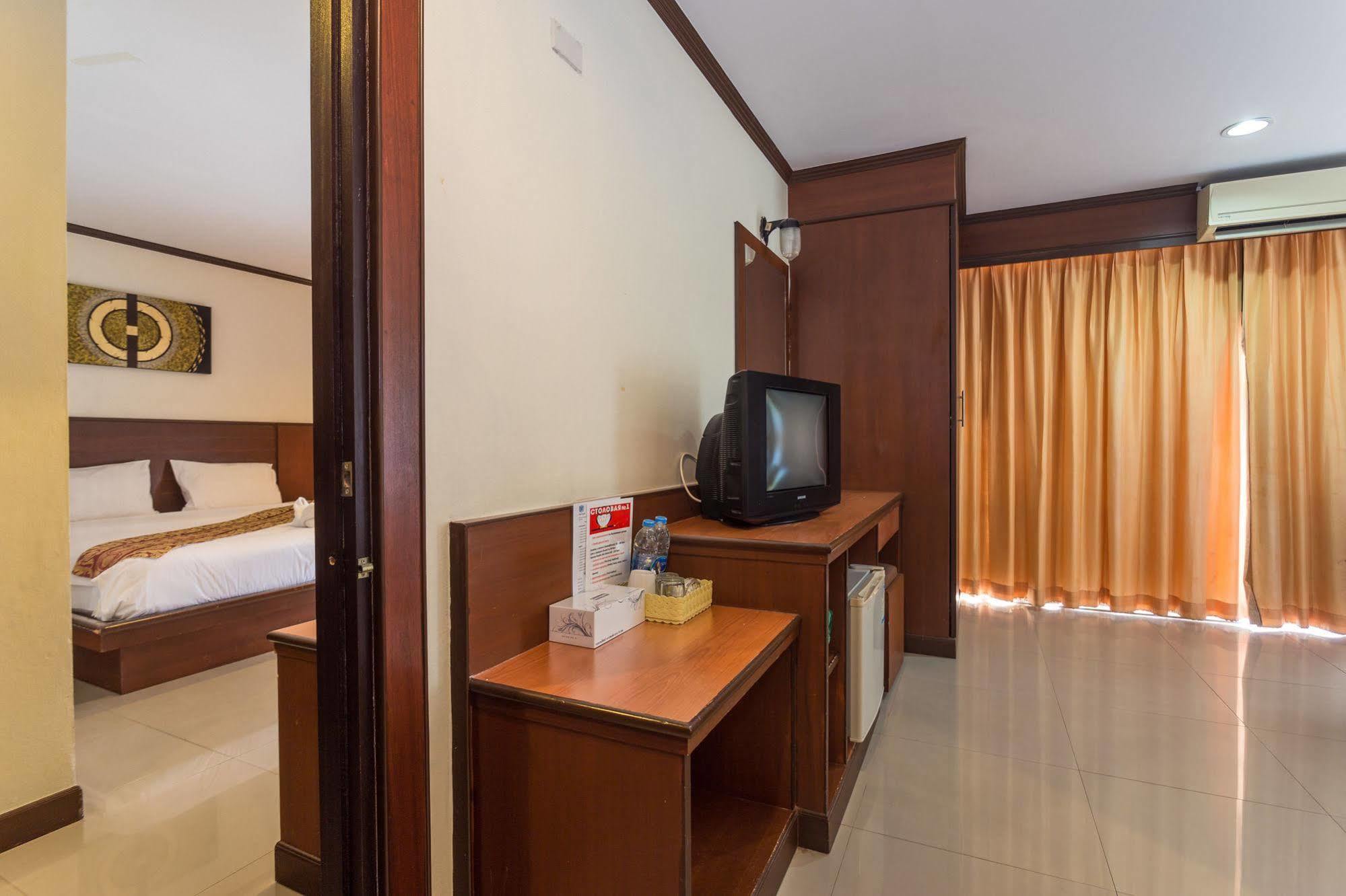 Sharaya Patong Hotel Bagian luar foto