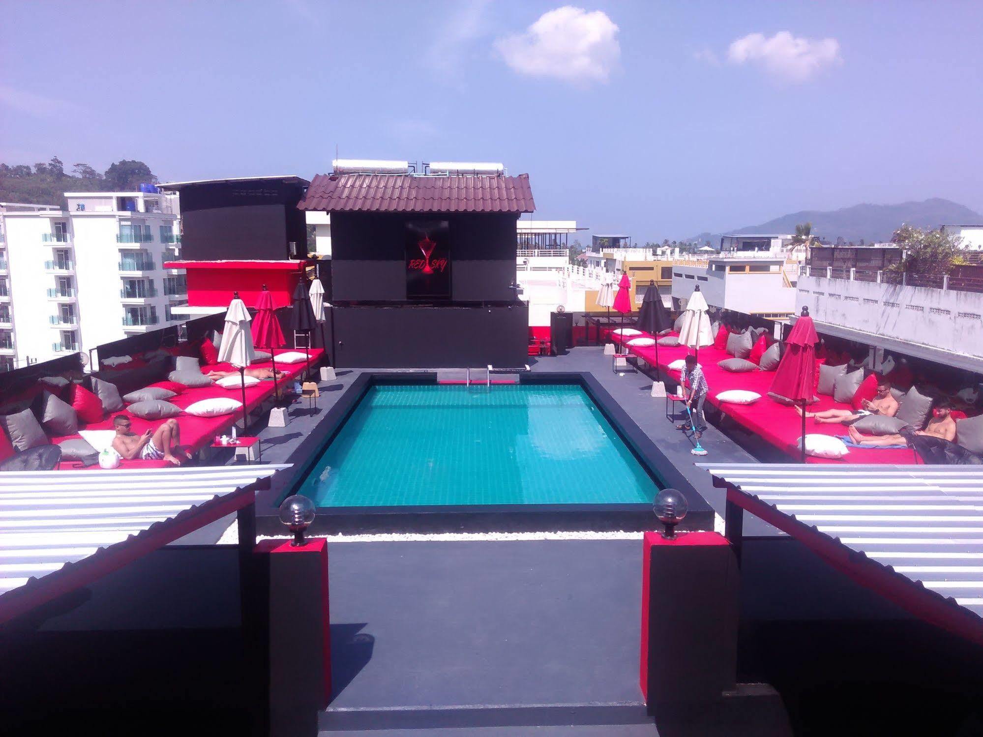 Sharaya Patong Hotel Bagian luar foto