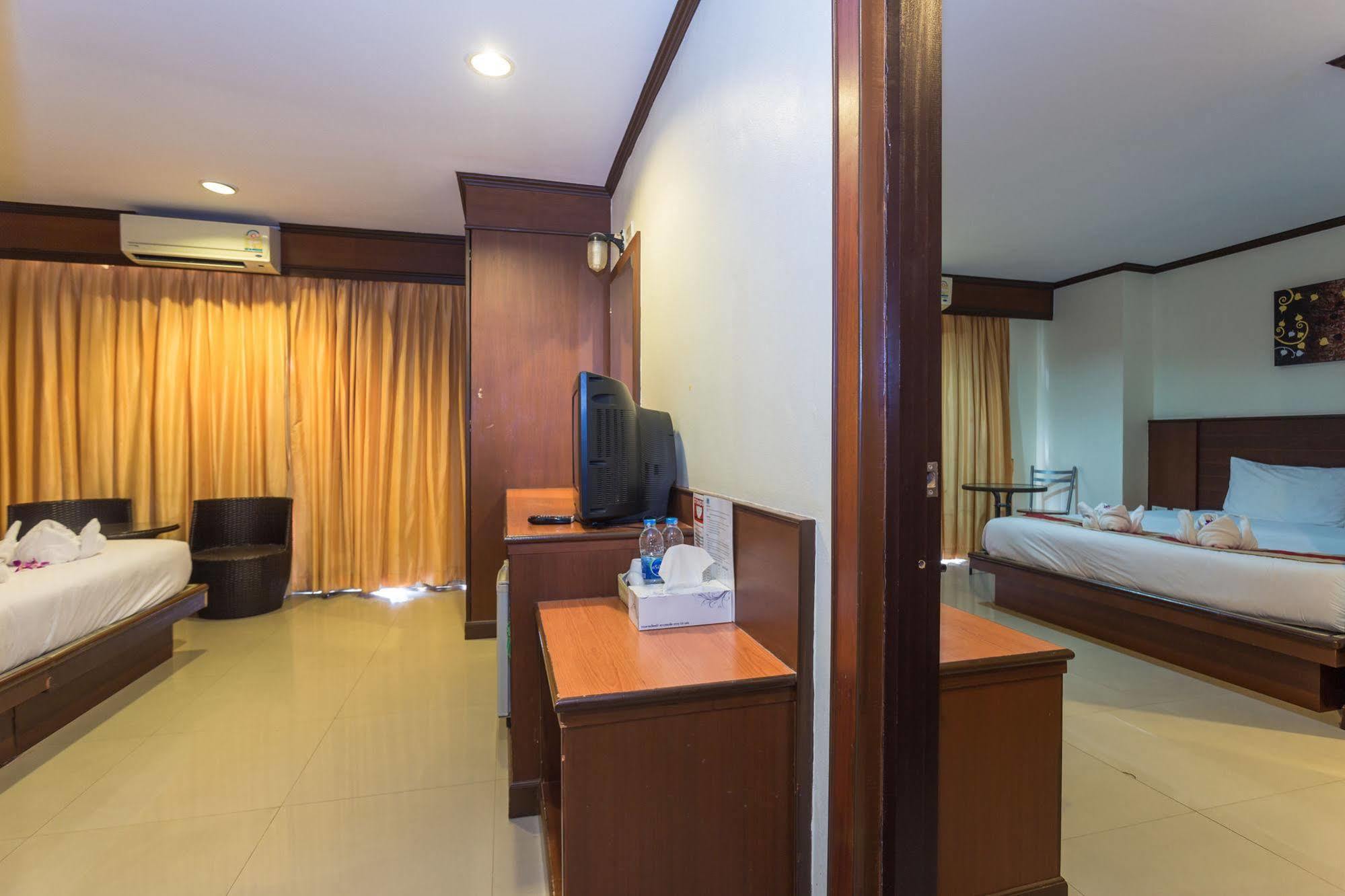 Sharaya Patong Hotel Bagian luar foto