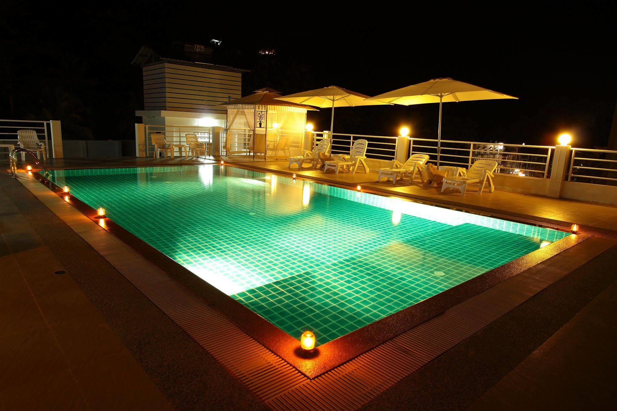 Sharaya Patong Hotel Bagian luar foto