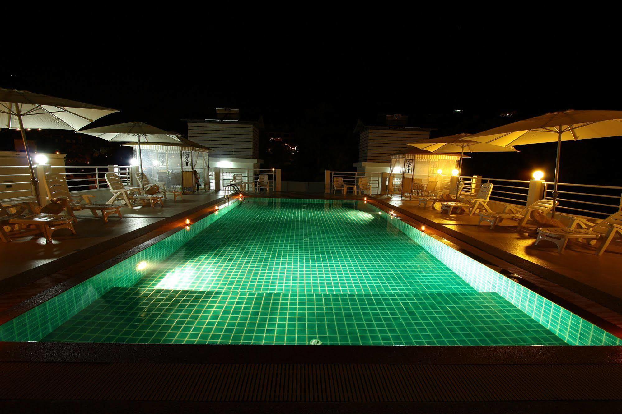 Sharaya Patong Hotel Bagian luar foto